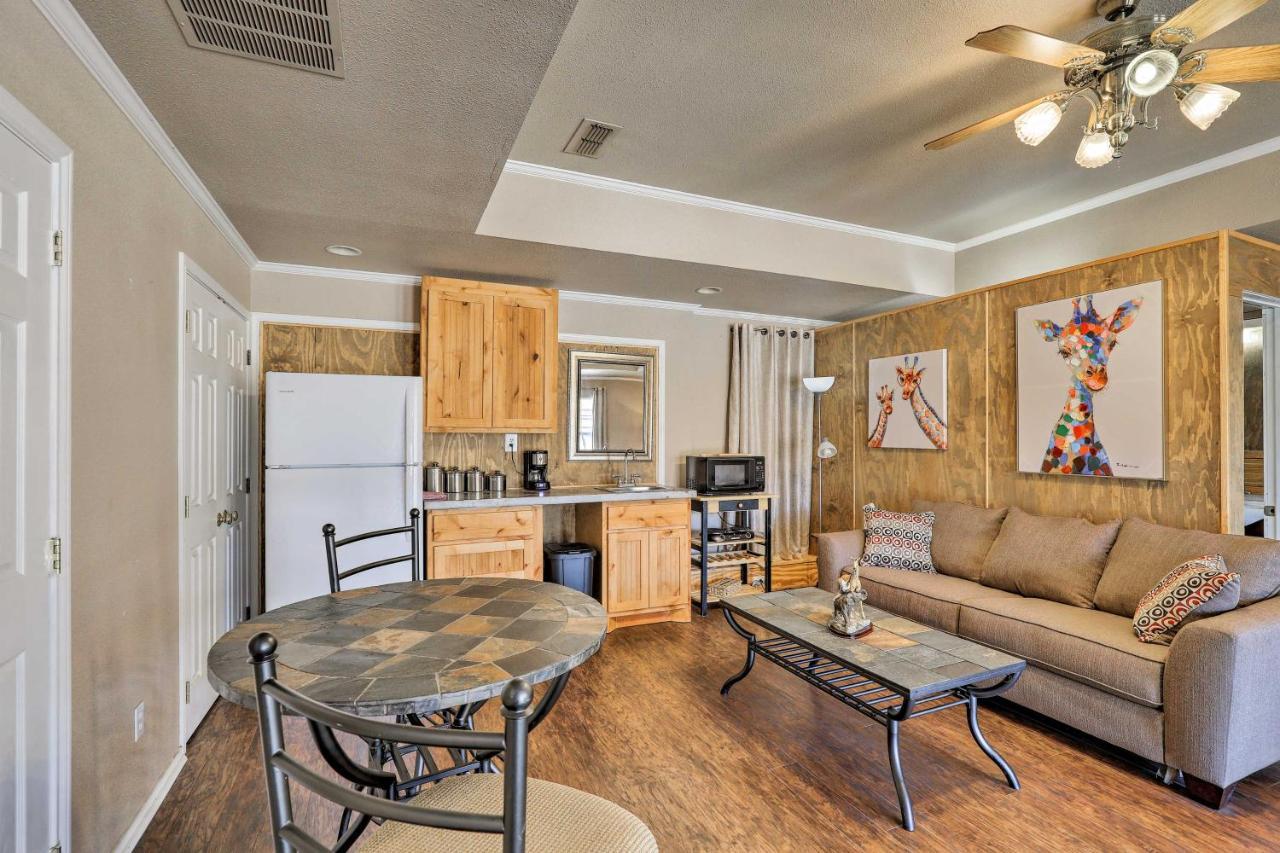 Granbury Studio - 10 Mins From Town And The Lake! Apartment Luaran gambar