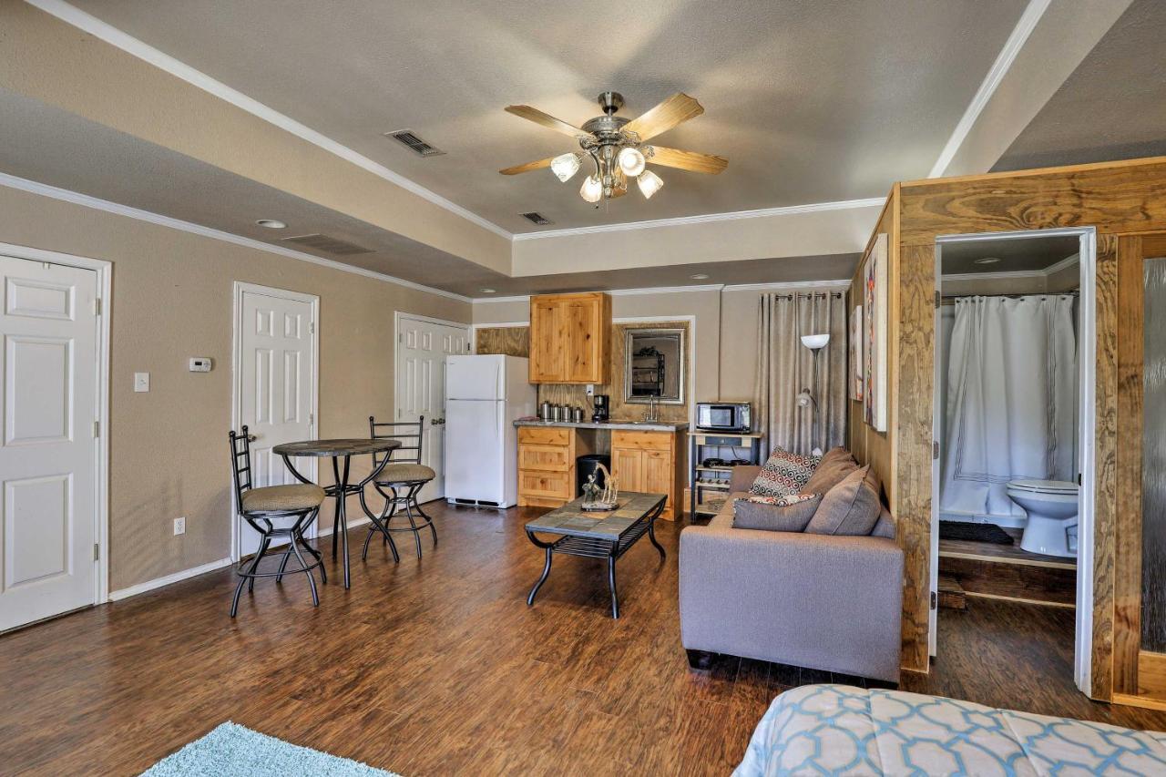 Granbury Studio - 10 Mins From Town And The Lake! Apartment Luaran gambar