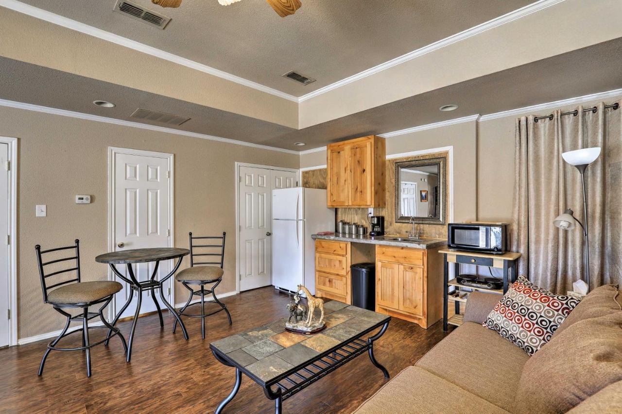 Granbury Studio - 10 Mins From Town And The Lake! Apartment Luaran gambar