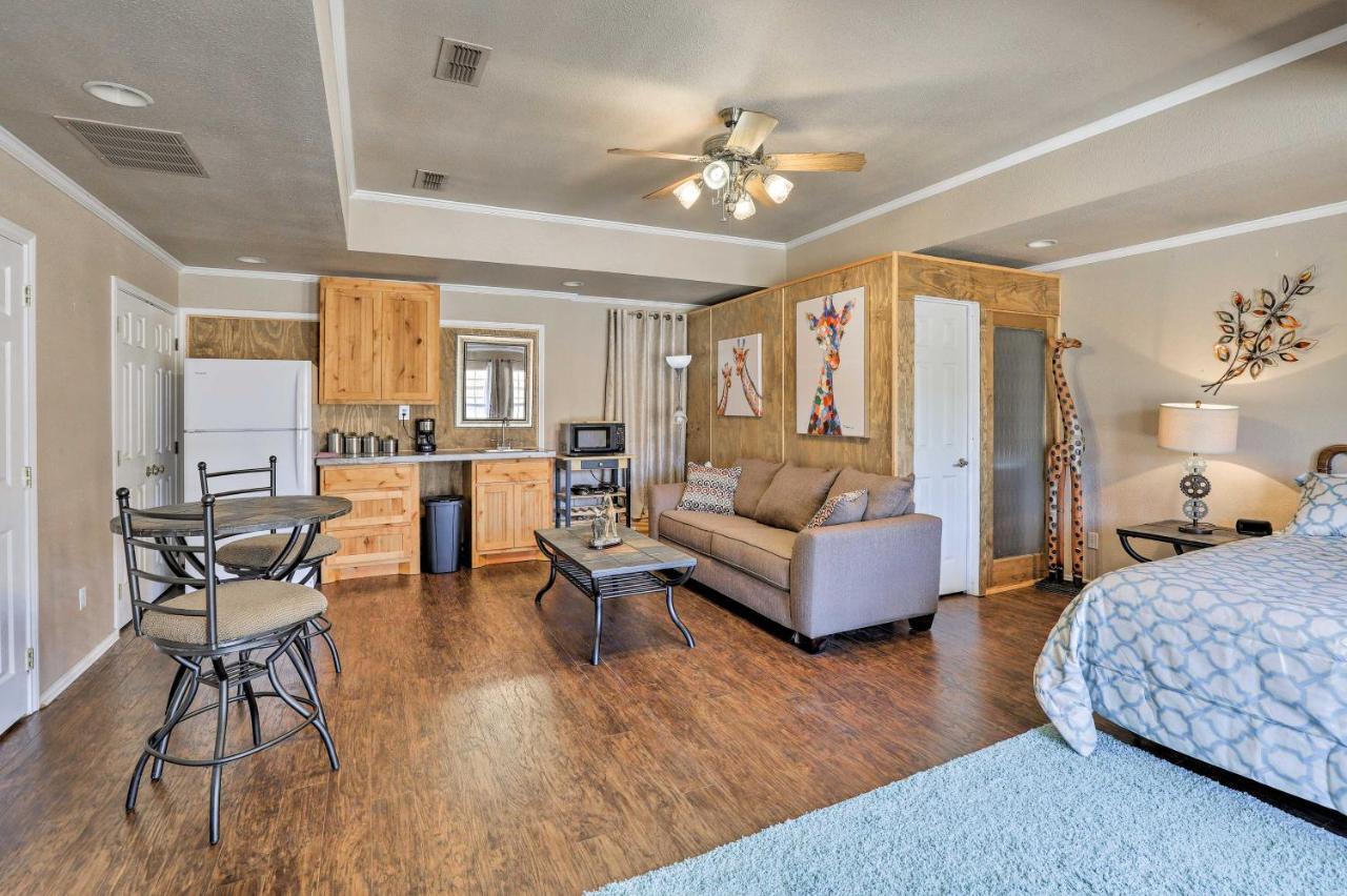 Granbury Studio - 10 Mins From Town And The Lake! Apartment Luaran gambar