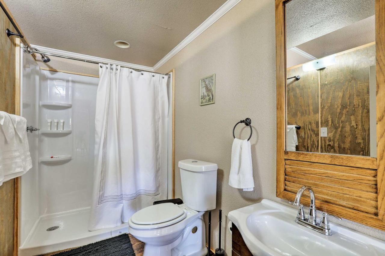 Granbury Studio - 10 Mins From Town And The Lake! Apartment Luaran gambar